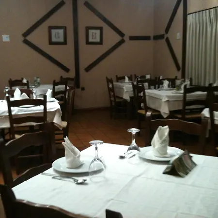 El Tabanco Hotel *
